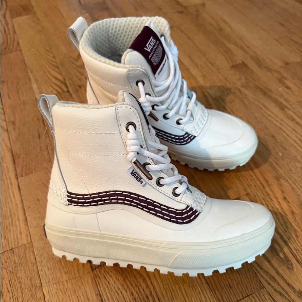 Vans White Purple Snow Rain Boots 6 Waterproof MTE